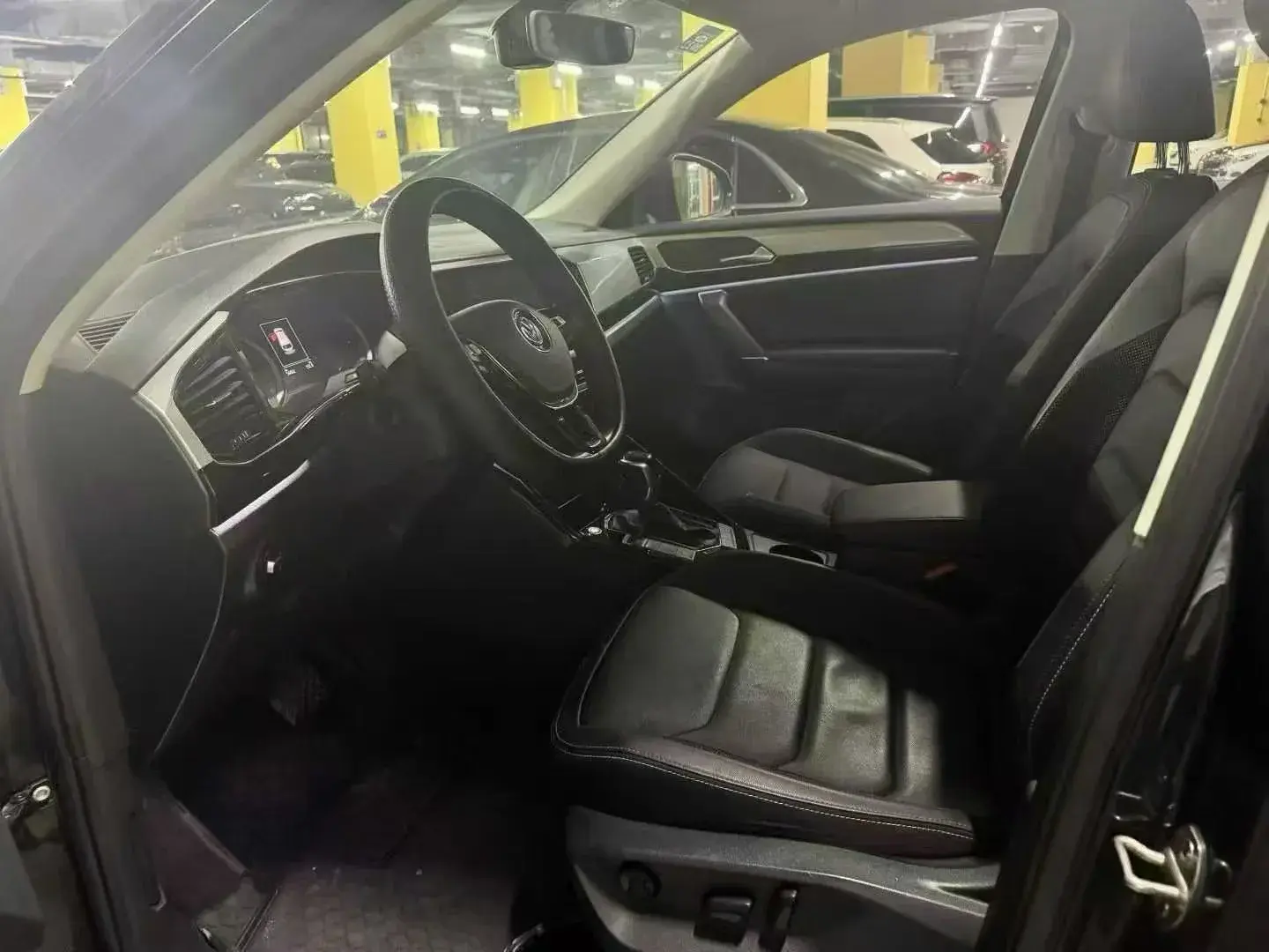 2020 VOLKSWAGEN TAYRON thumbnail 4