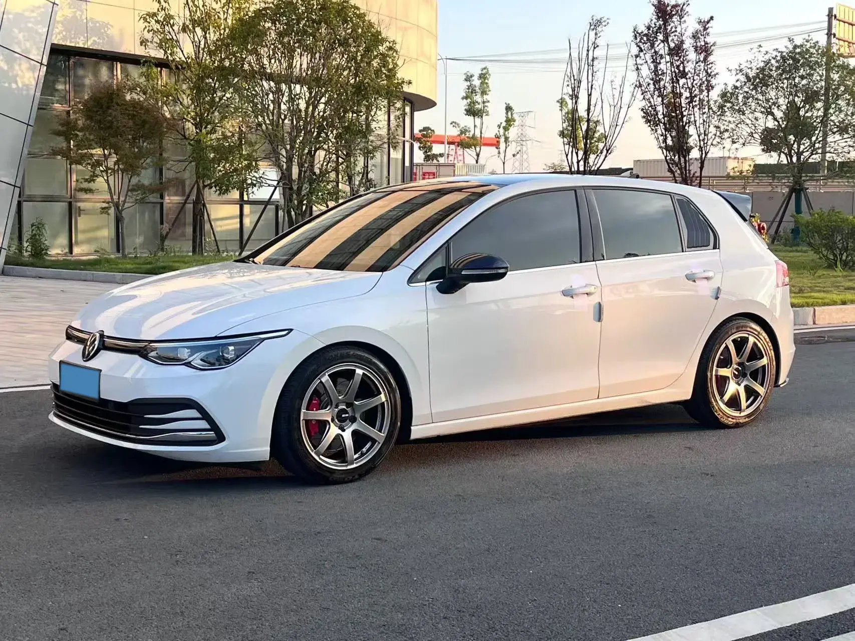 2021 VOLKSWAGEN GOLF view 1