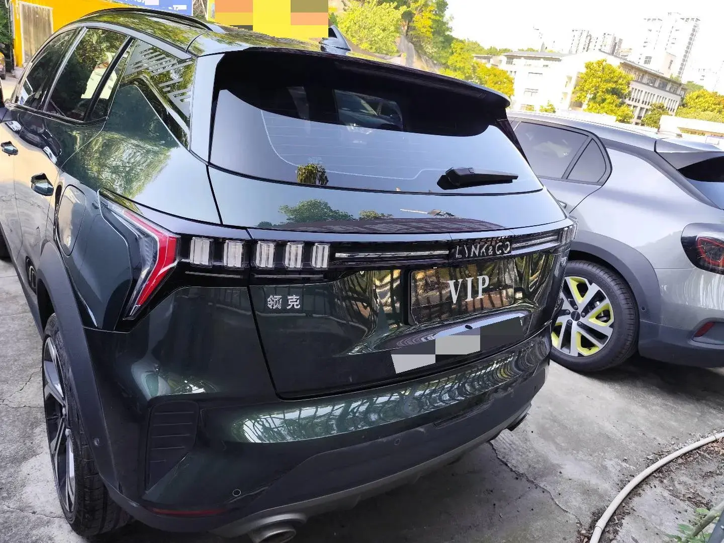 2023 LYNK&CO 06 thumbnail 4