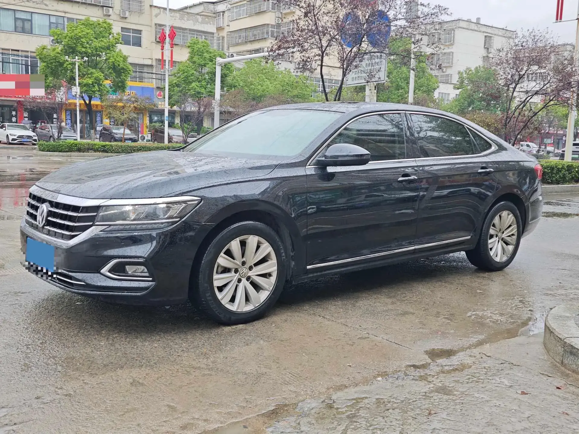 2019 VOLKSWAGEN PASSAT view 1