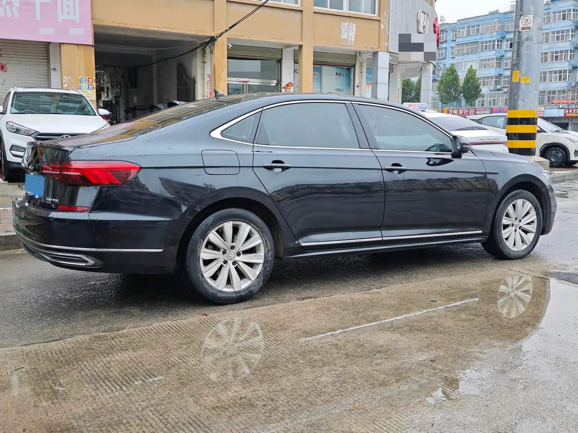 2019 VOLKSWAGEN PASSAT thumbnail 2