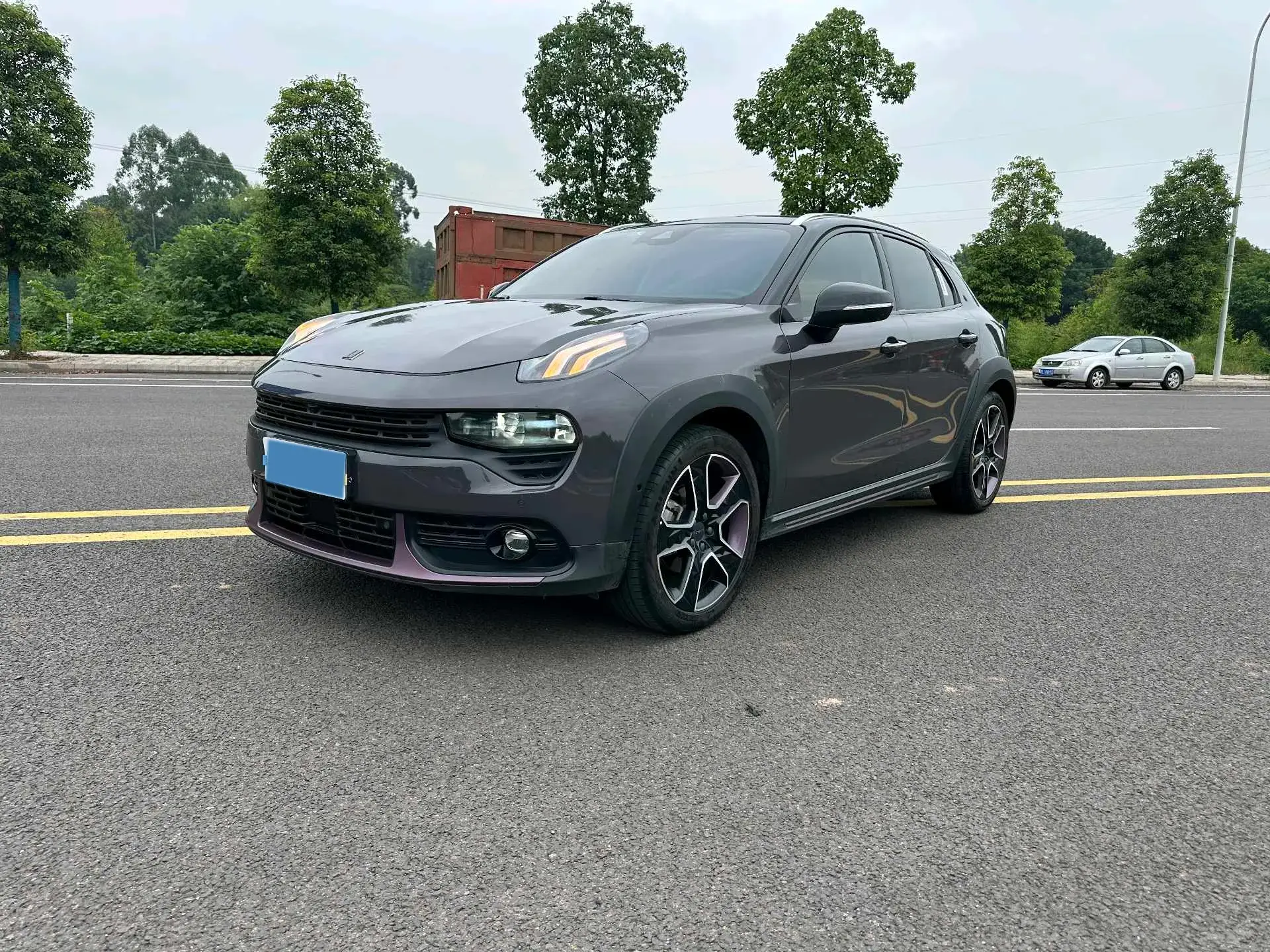 2019 LYNK&CO 02 view 1