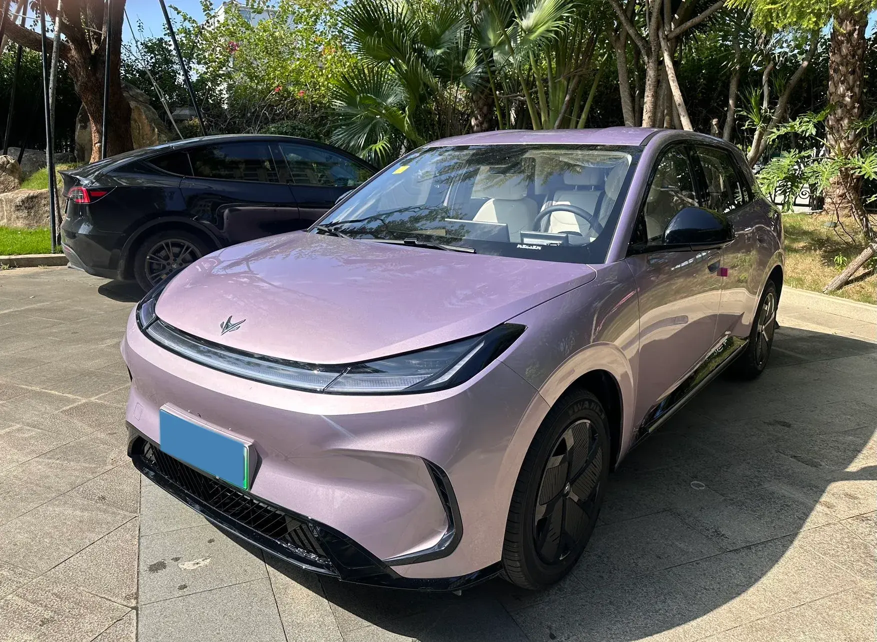 2025 ARCFOX T1 view 1