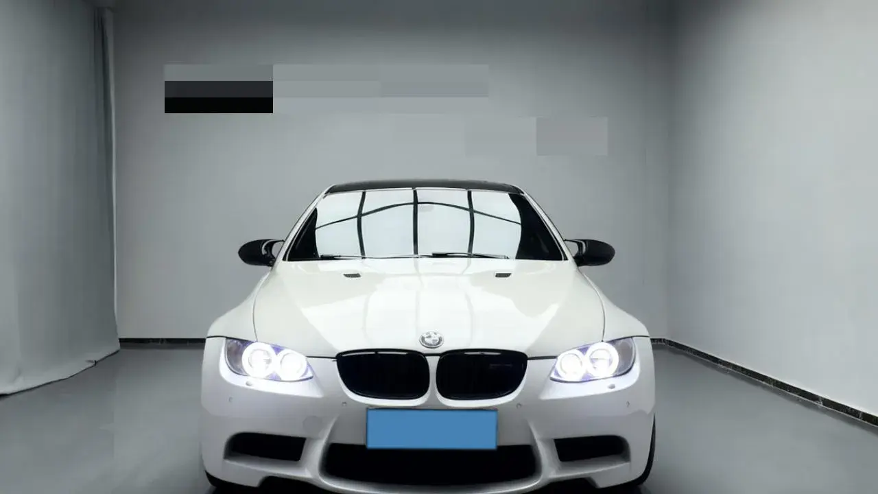2011 BMW M3 thumbnail 2