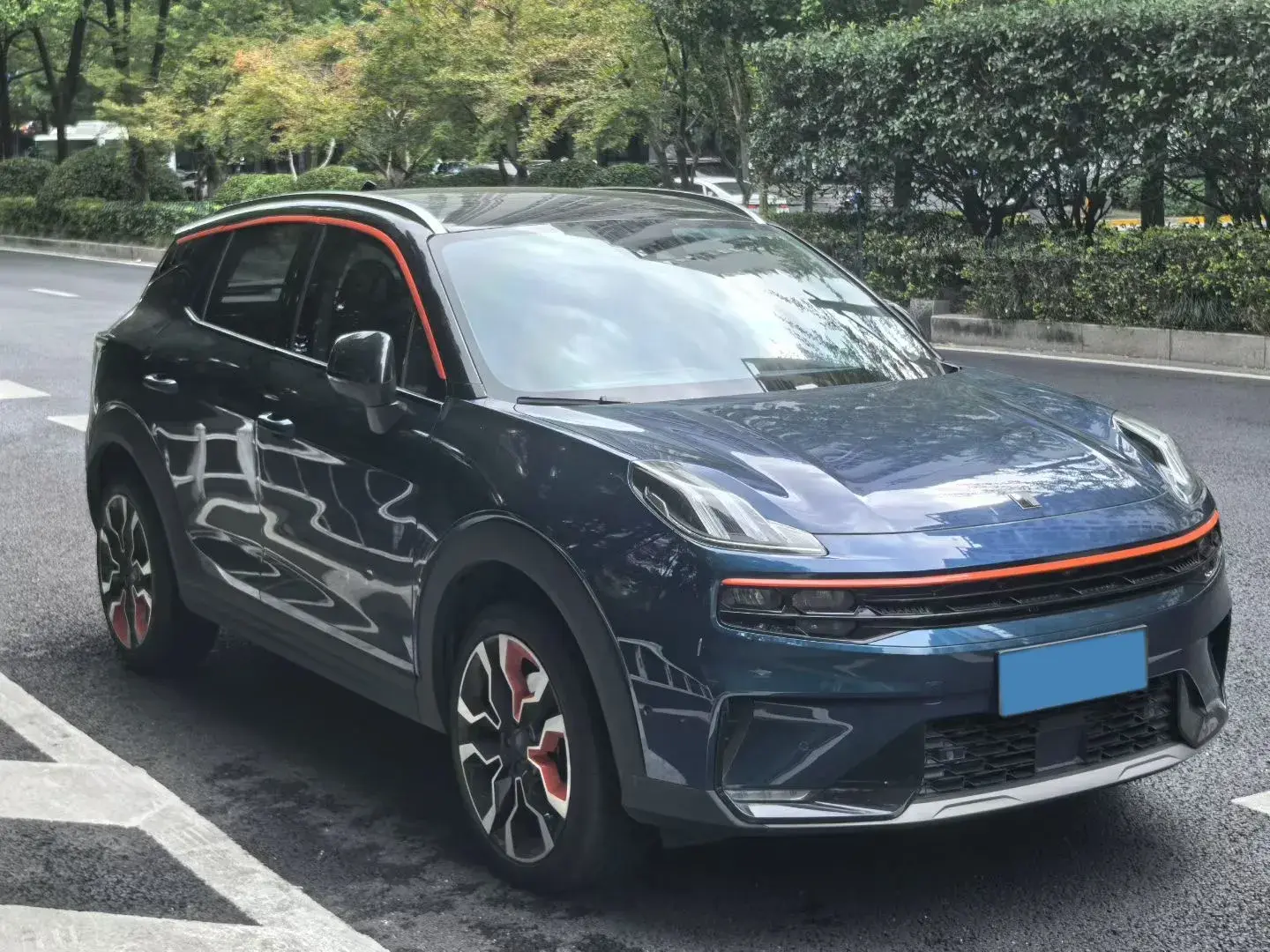 2020 LYNK&CO 06 thumbnail 3