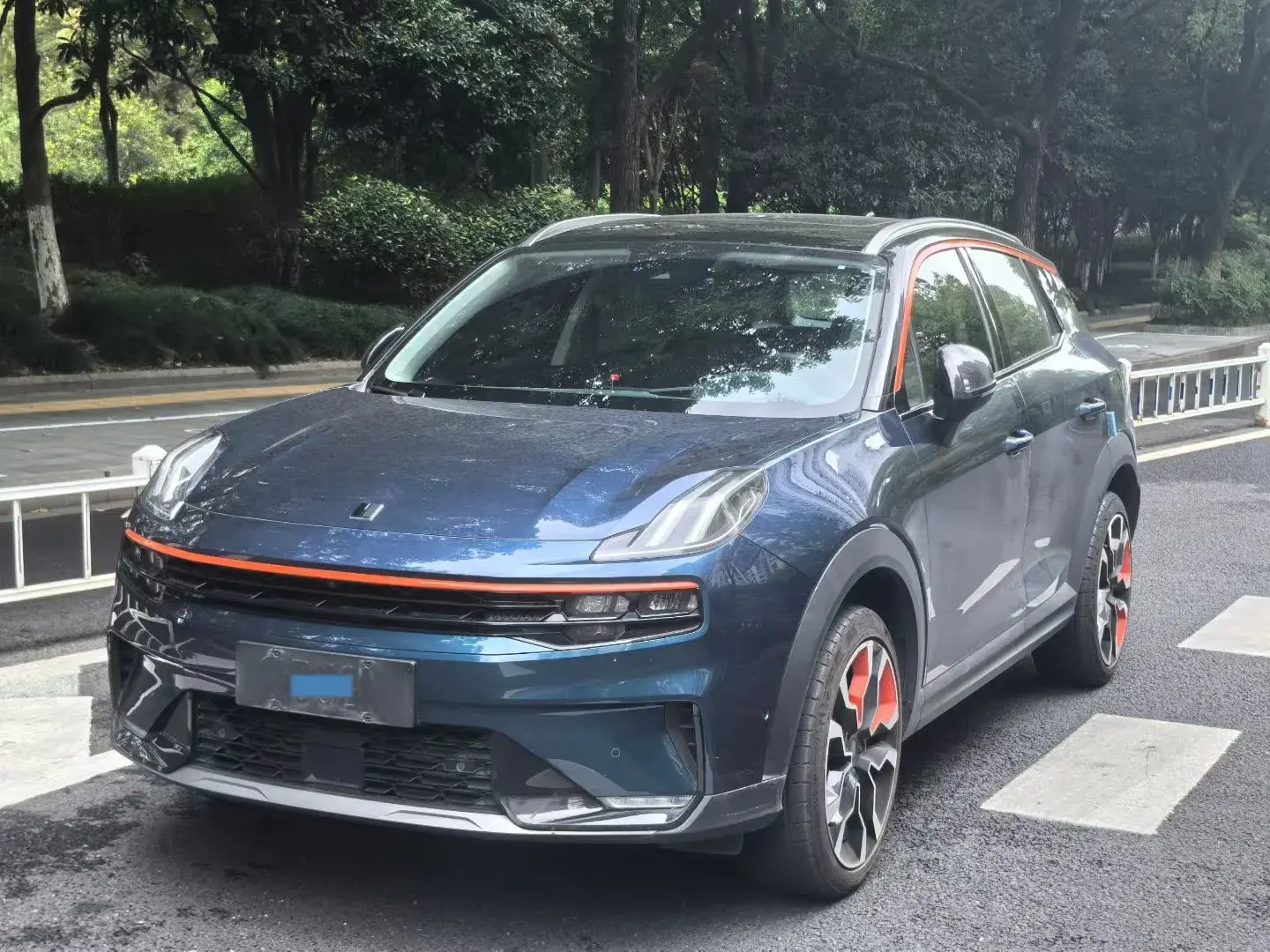 2020 LYNK&CO 06 view 1