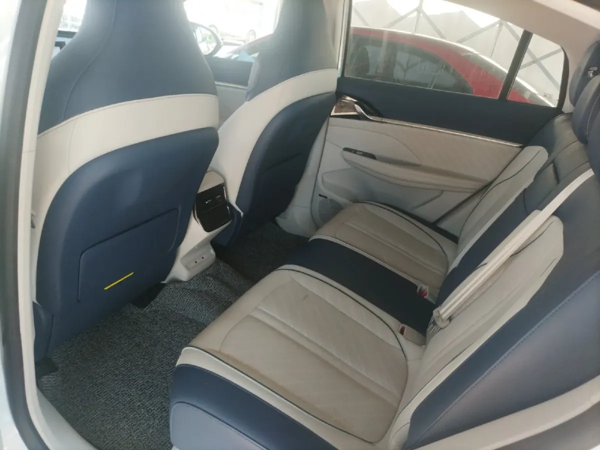 2022 Roewe Whale 2.0T 231HP L4 8AT,autocango,china used car exporter,china ev exporter,chinese used car exporter,chinese used ev exporter