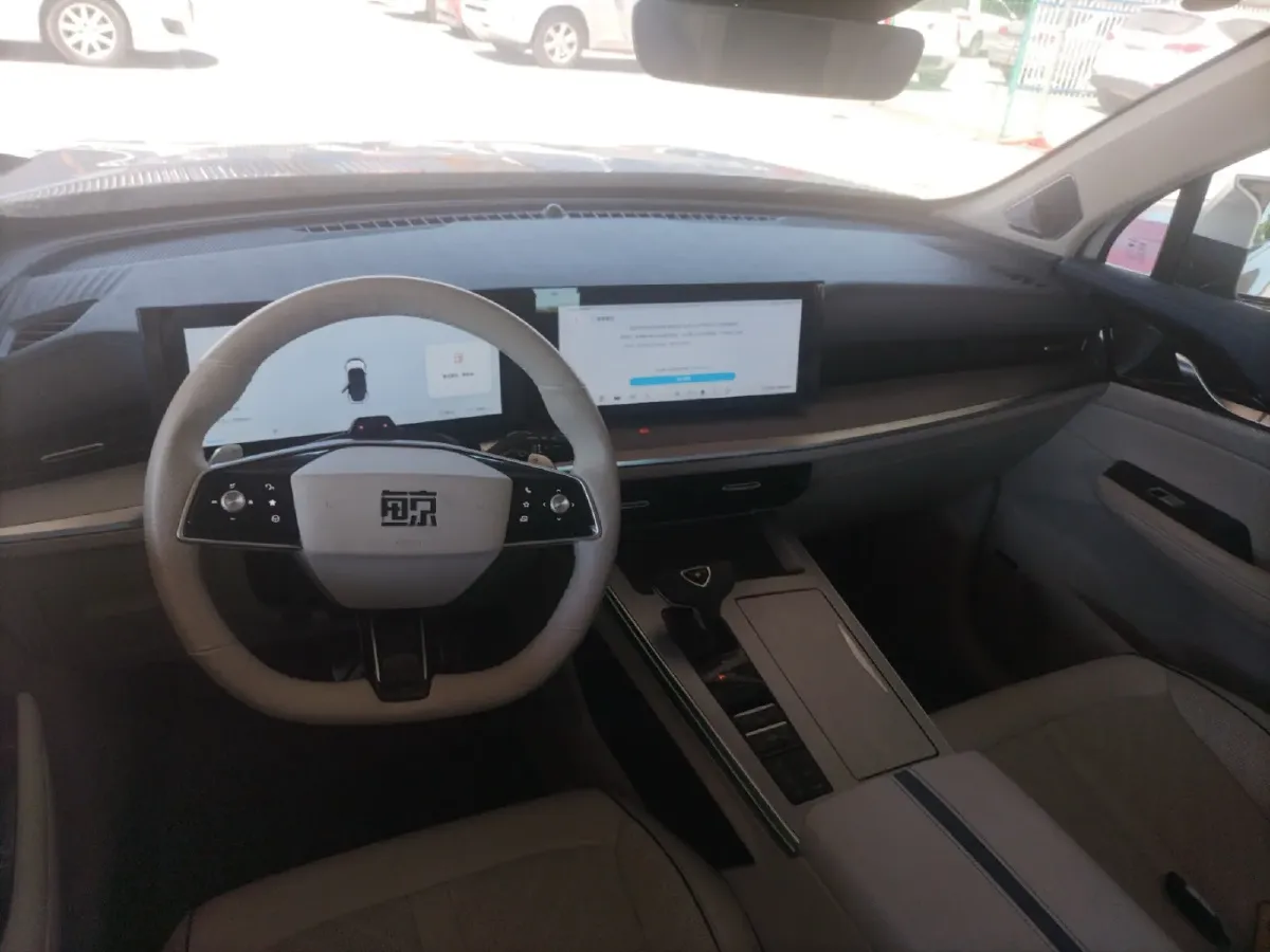 2022 Roewe Whale 2.0T 231HP L4 8AT,autocango,china used car exporter,china ev exporter,chinese used car exporter,chinese used ev exporter