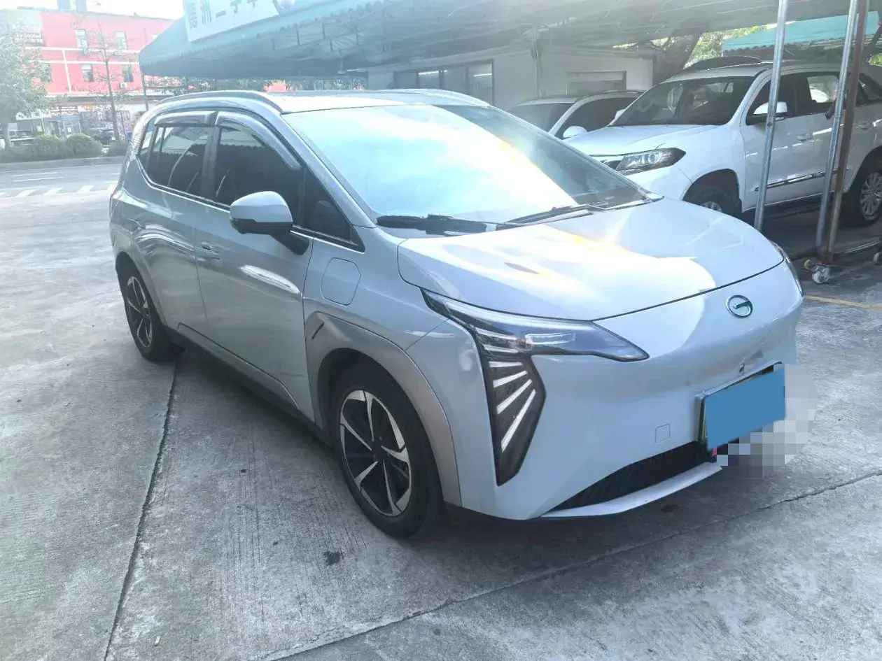 2023 AION Y thumbnail 3