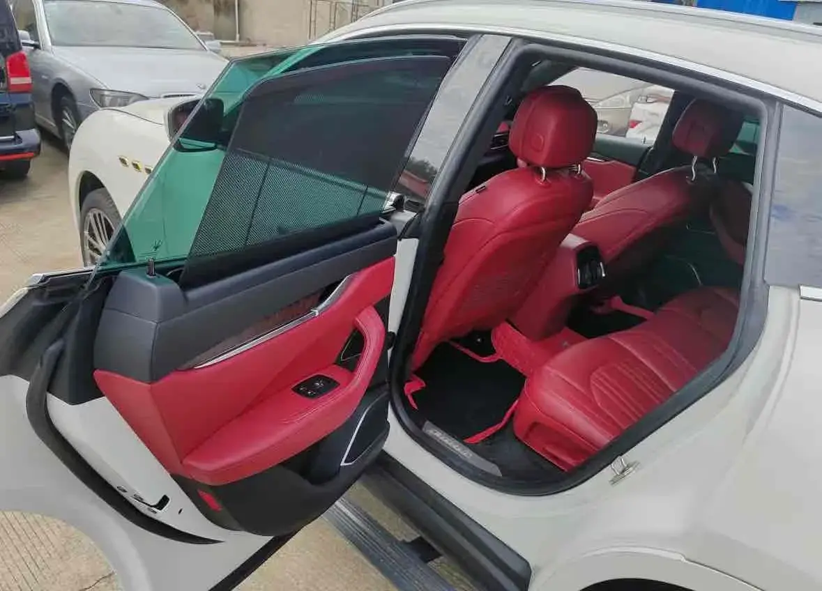 2018 MASERATI LEVANTE thumbnail 4