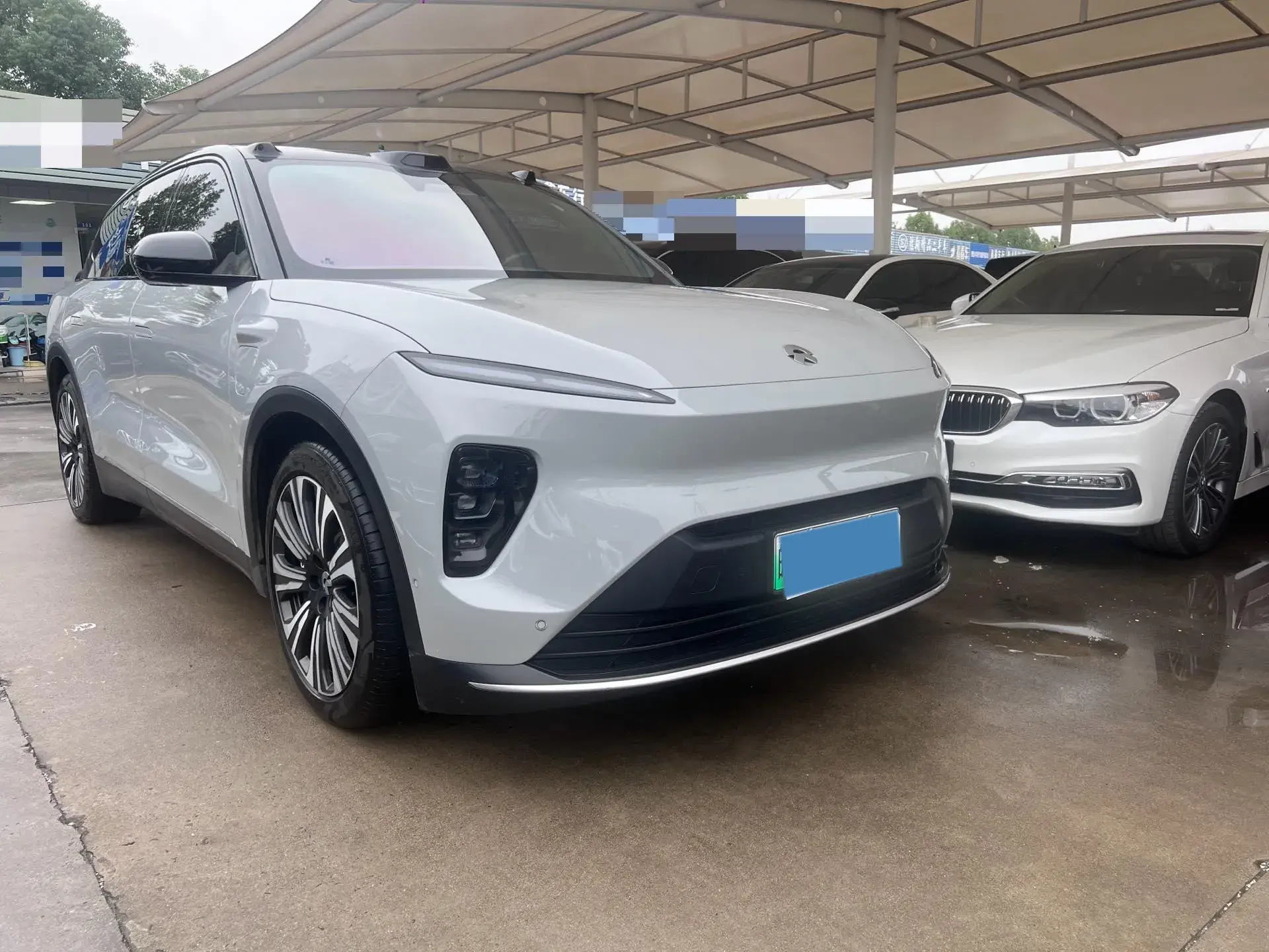 2024 NIO ES8 thumbnail 3