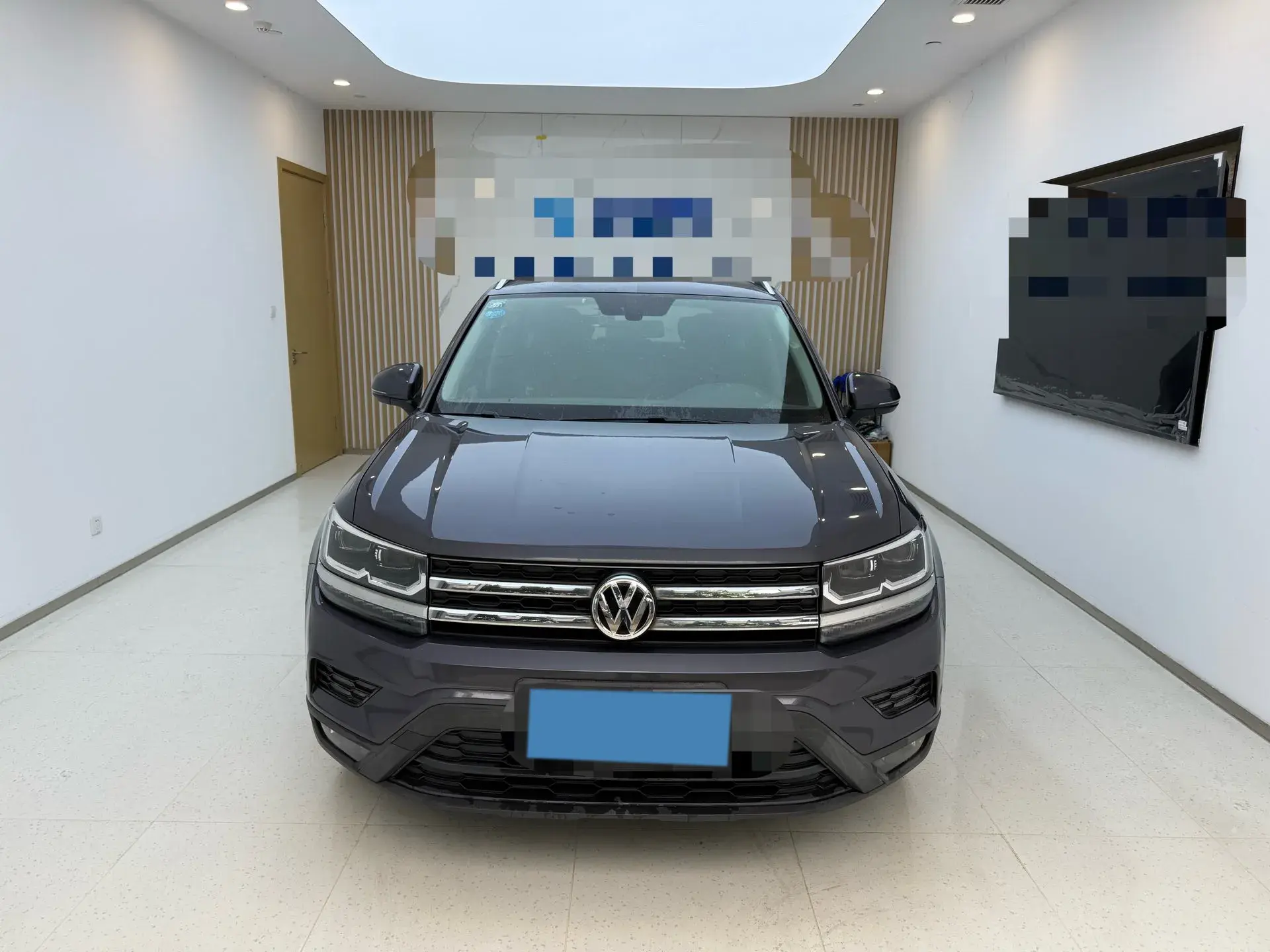 2019 VOLKSWAGEN THARU thumbnail 2