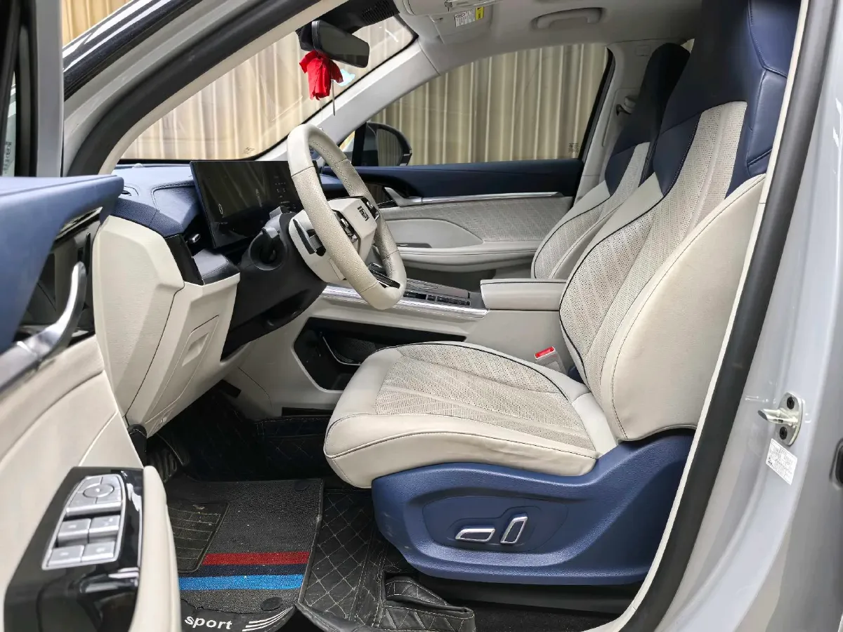 2022 Roewe Whale 2.0T 231HP L4 8AT,autocango,china used car exporter,china ev exporter,chinese used car exporter,chinese used ev exporter