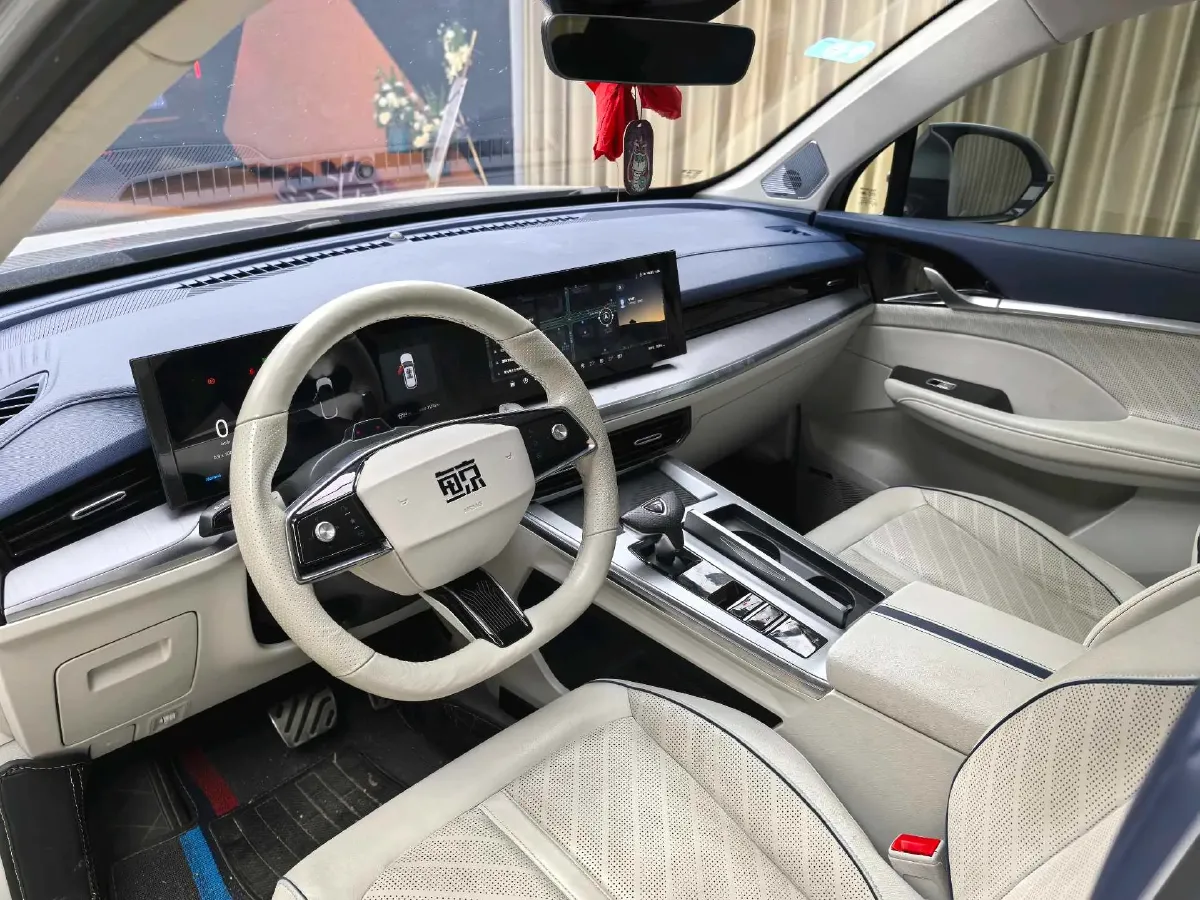 2022 Roewe Whale 2.0T 231HP L4 8AT,autocango,china used car exporter,china ev exporter,chinese used car exporter,chinese used ev exporter
