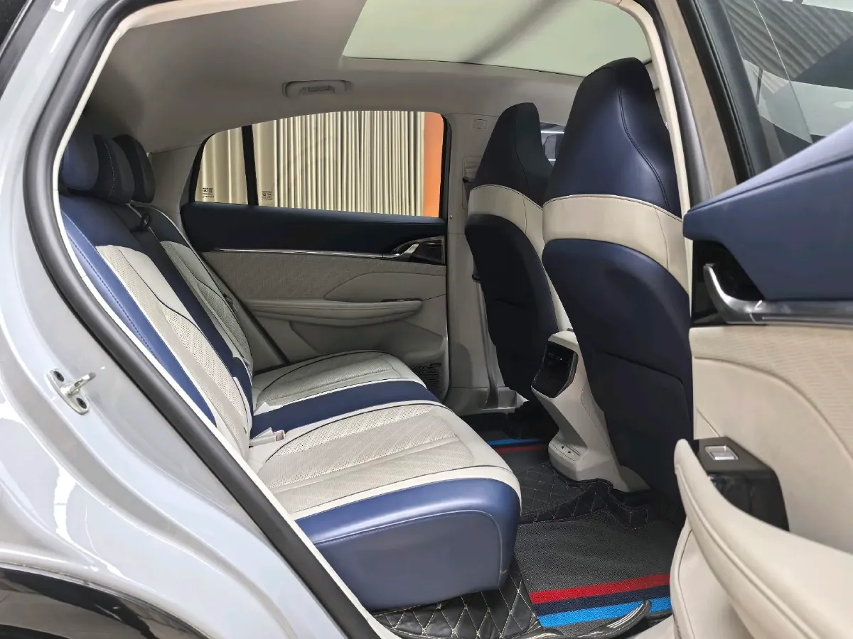 2022 Roewe Whale 2.0T 231HP L4 8AT,autocango,china used car exporter,china ev exporter,chinese used car exporter,chinese used ev exporter