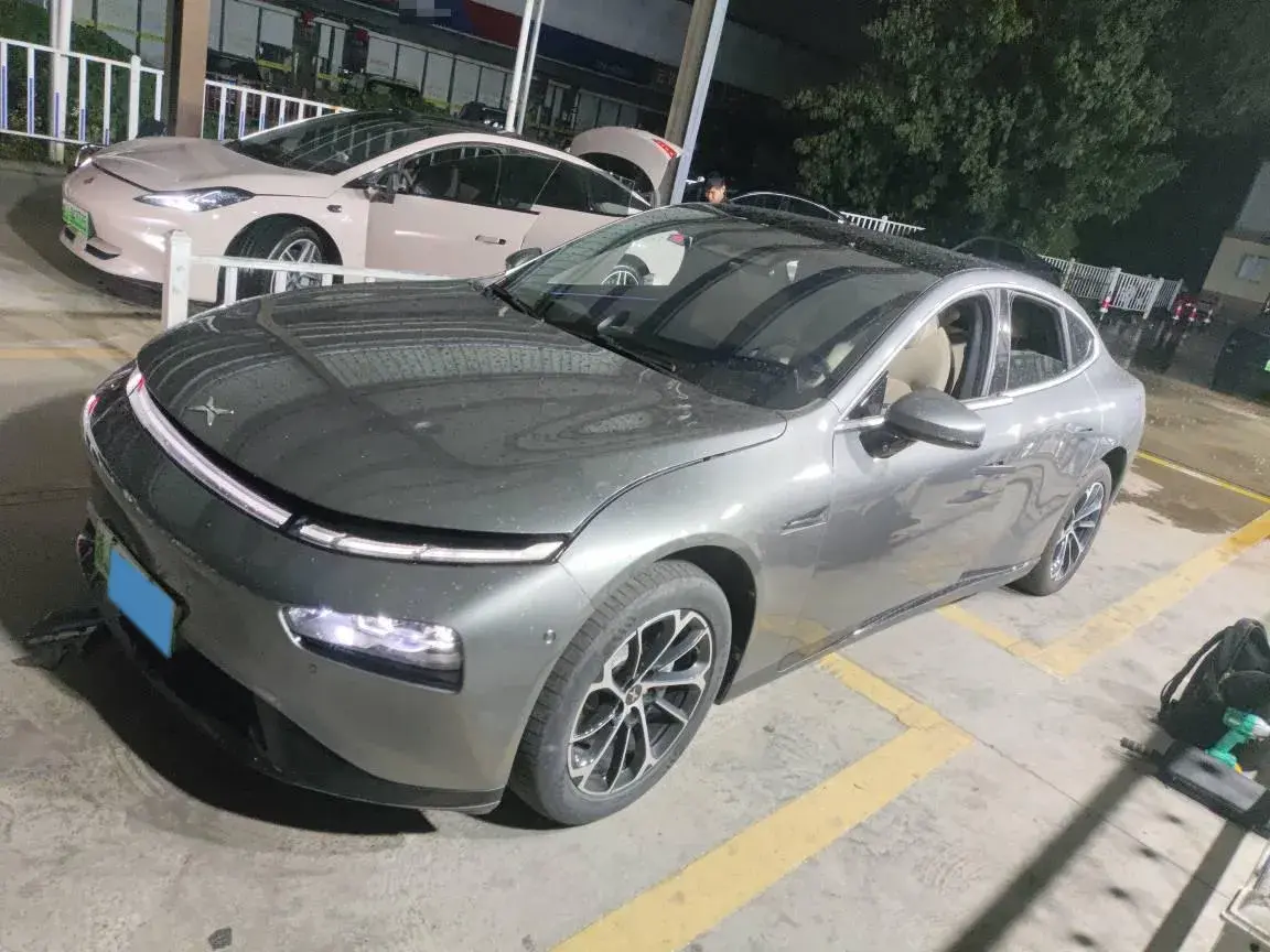 2020 XPENG P7 view 1