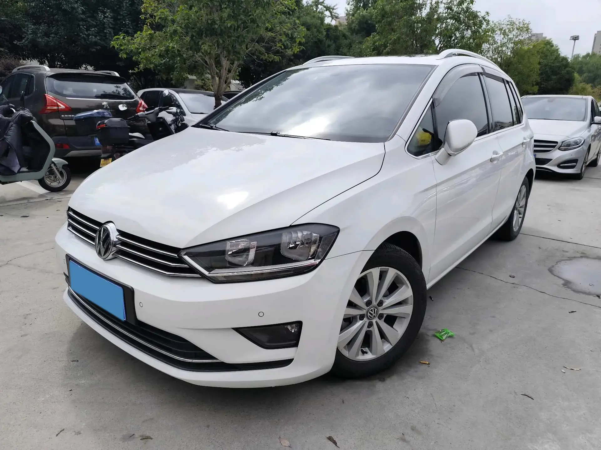 2018 VOLKSWAGEN GOLF view 1