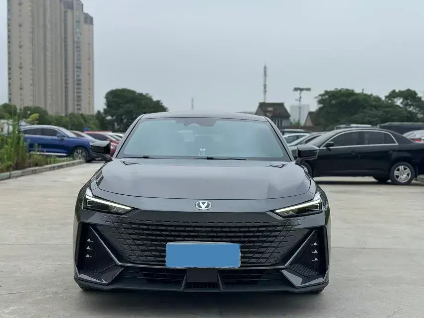 2023 CHANGAN UNI-V thumbnail 2