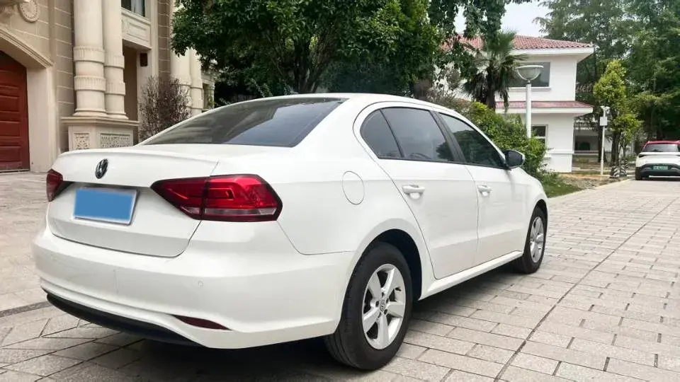 2019 VOLKSWAGEN LAVIDA thumbnail 4