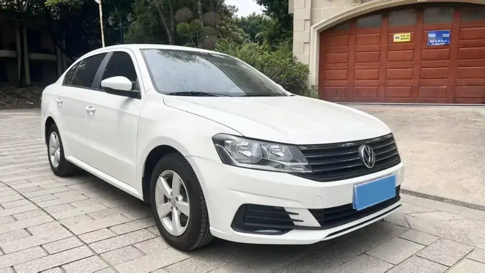 2019 VOLKSWAGEN LAVIDA thumbnail 3