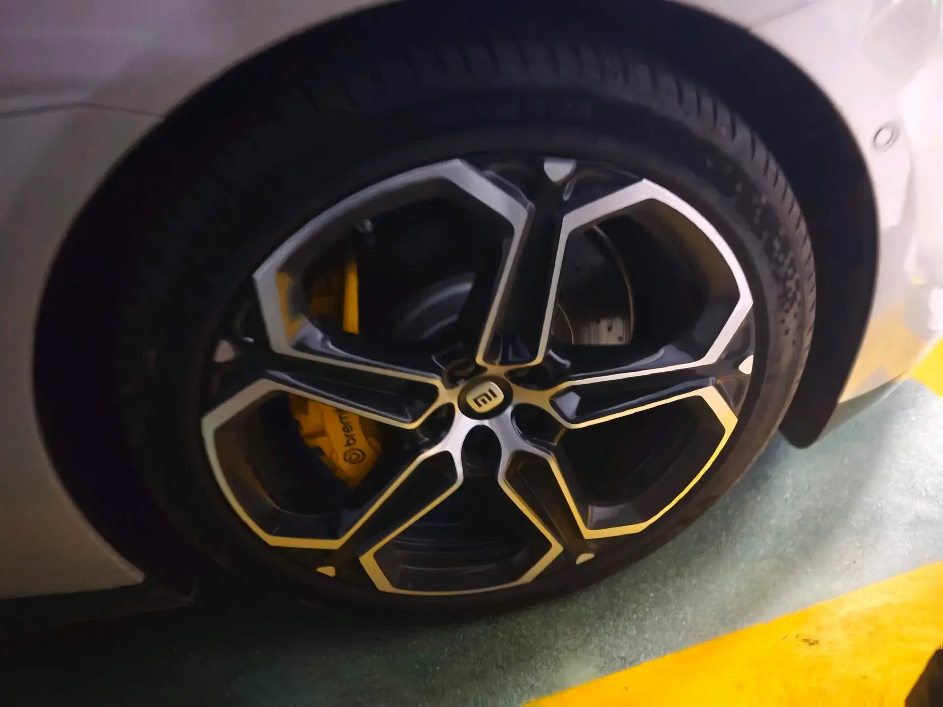 2024 MI SU7 thumbnail 3