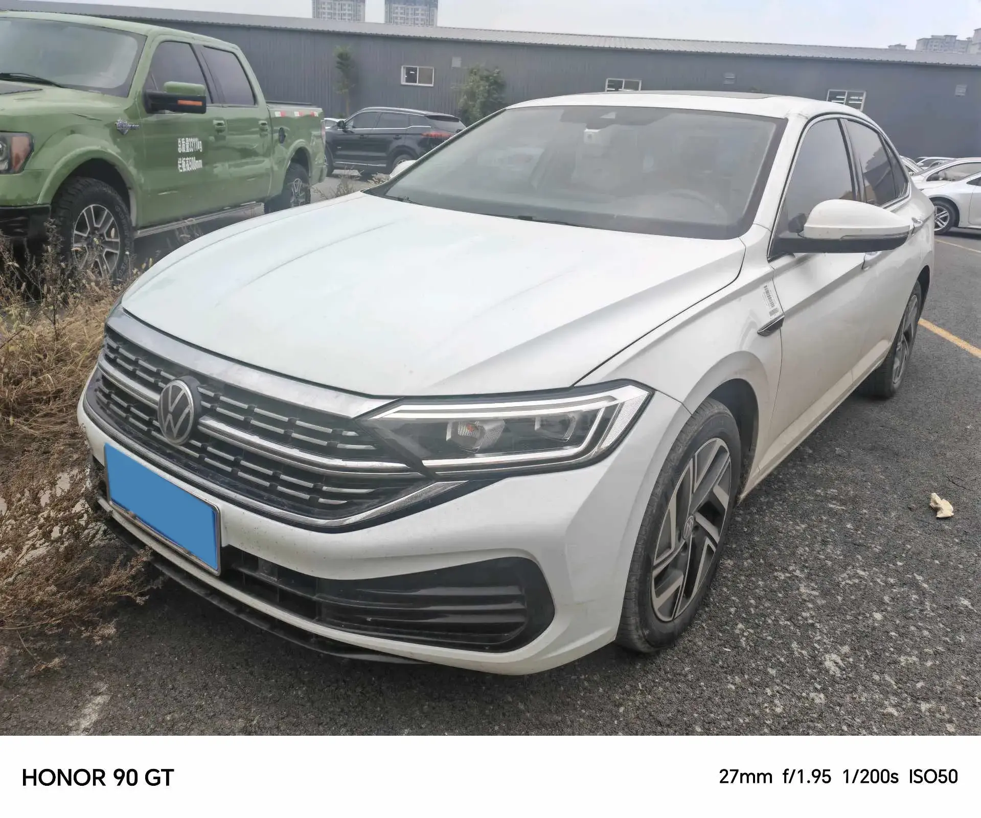 2023 VOLKSWAGEN SAGITAR view 1