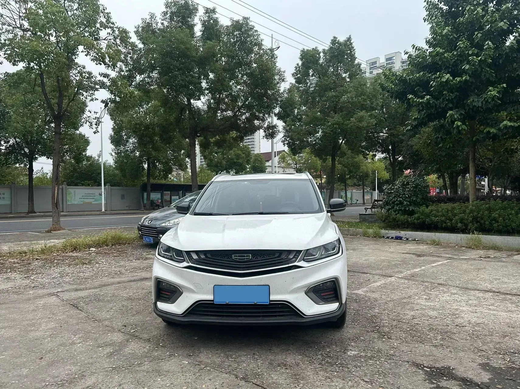 2019 GEELY COOLRAY thumbnail 2