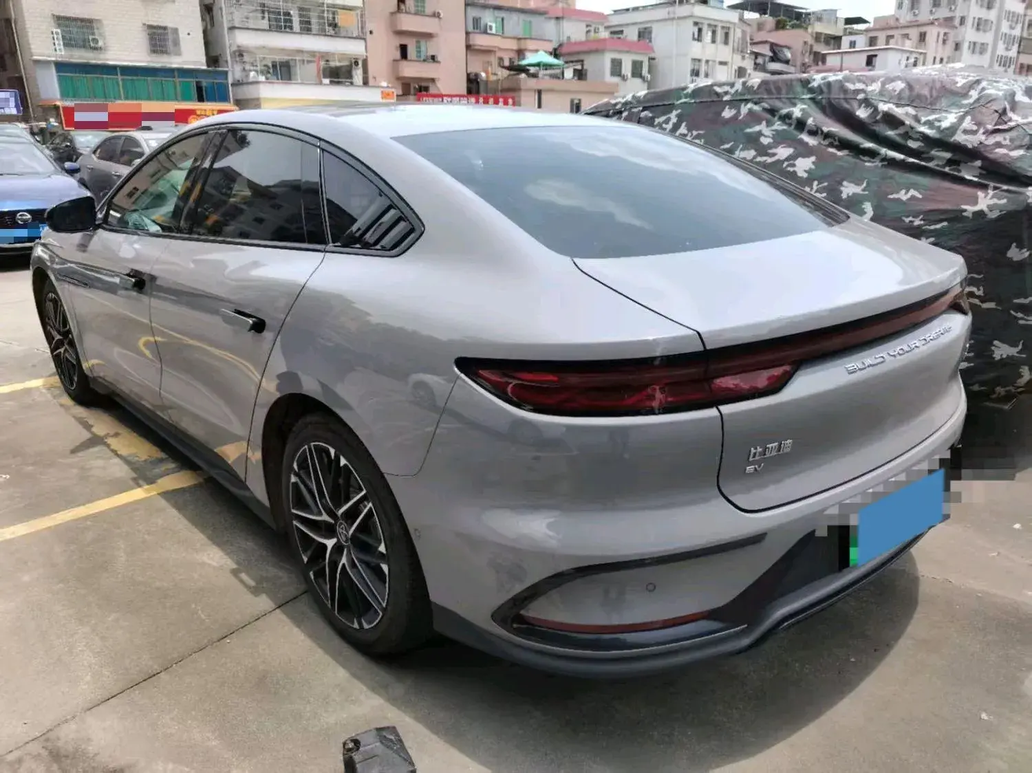 2025 BYD HANL thumbnail 2