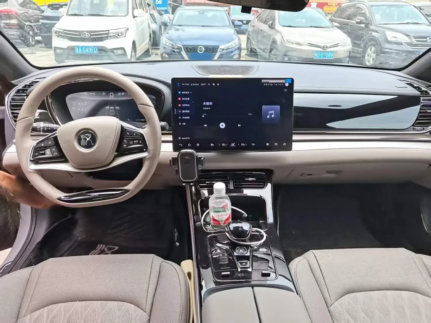 2025 BYD HANL thumbnail 3