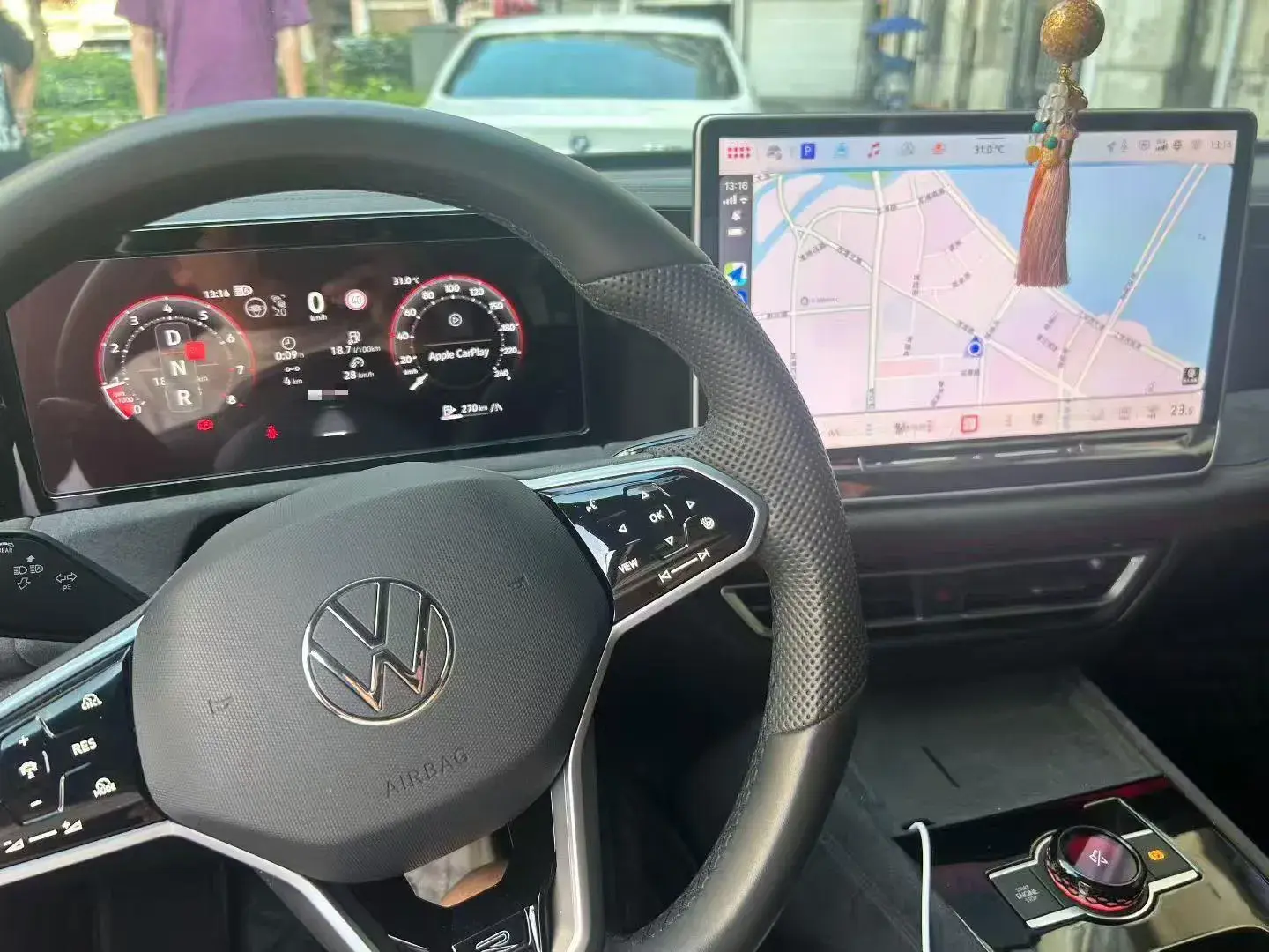 2024 VOLKSWAGEN TIGUAN thumbnail 4