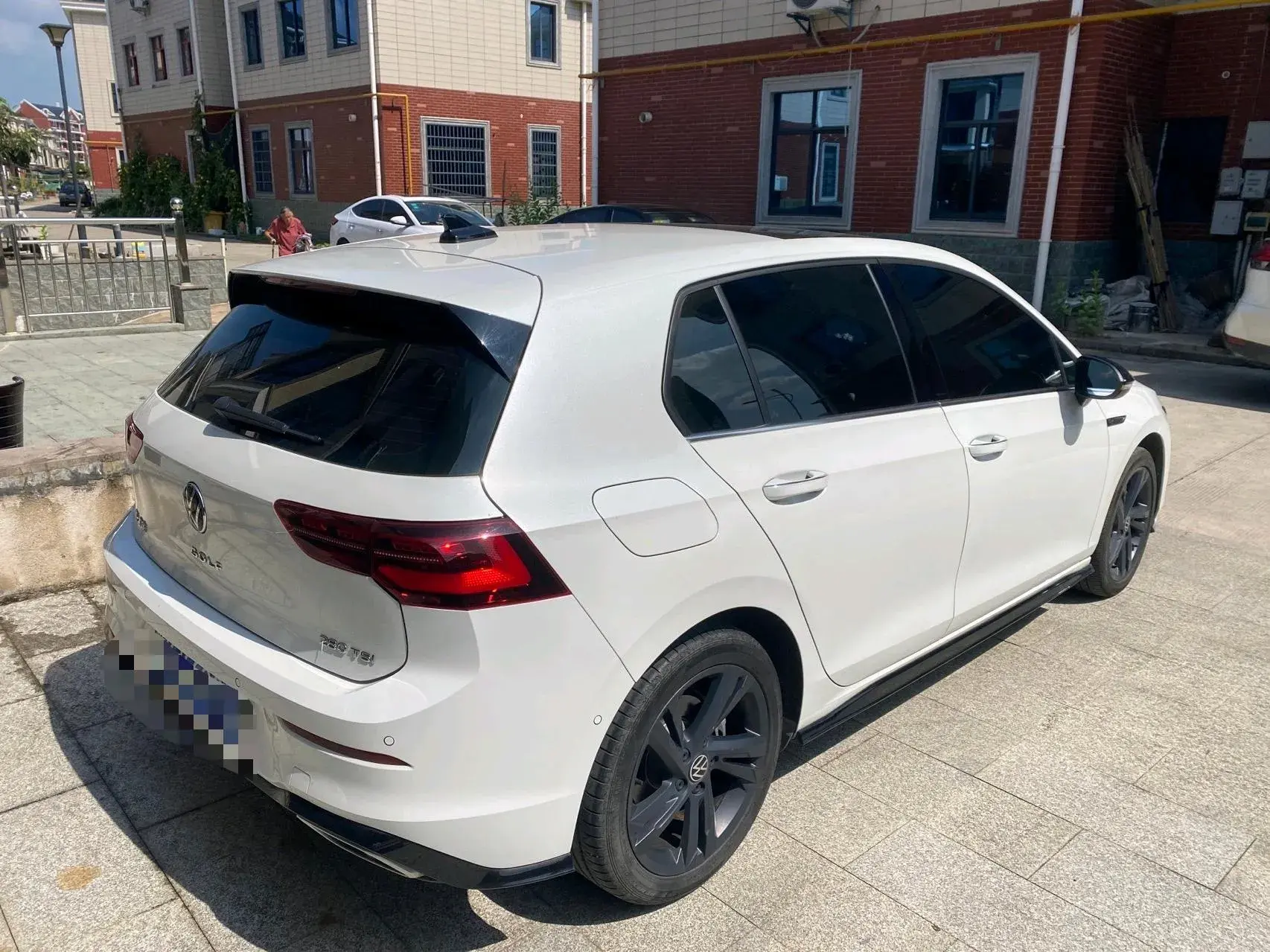 2021 VOLKSWAGEN GOLF thumbnail 2