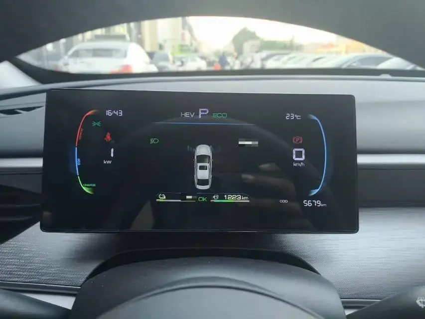 2025 BYD SEAL05 thumbnail 4