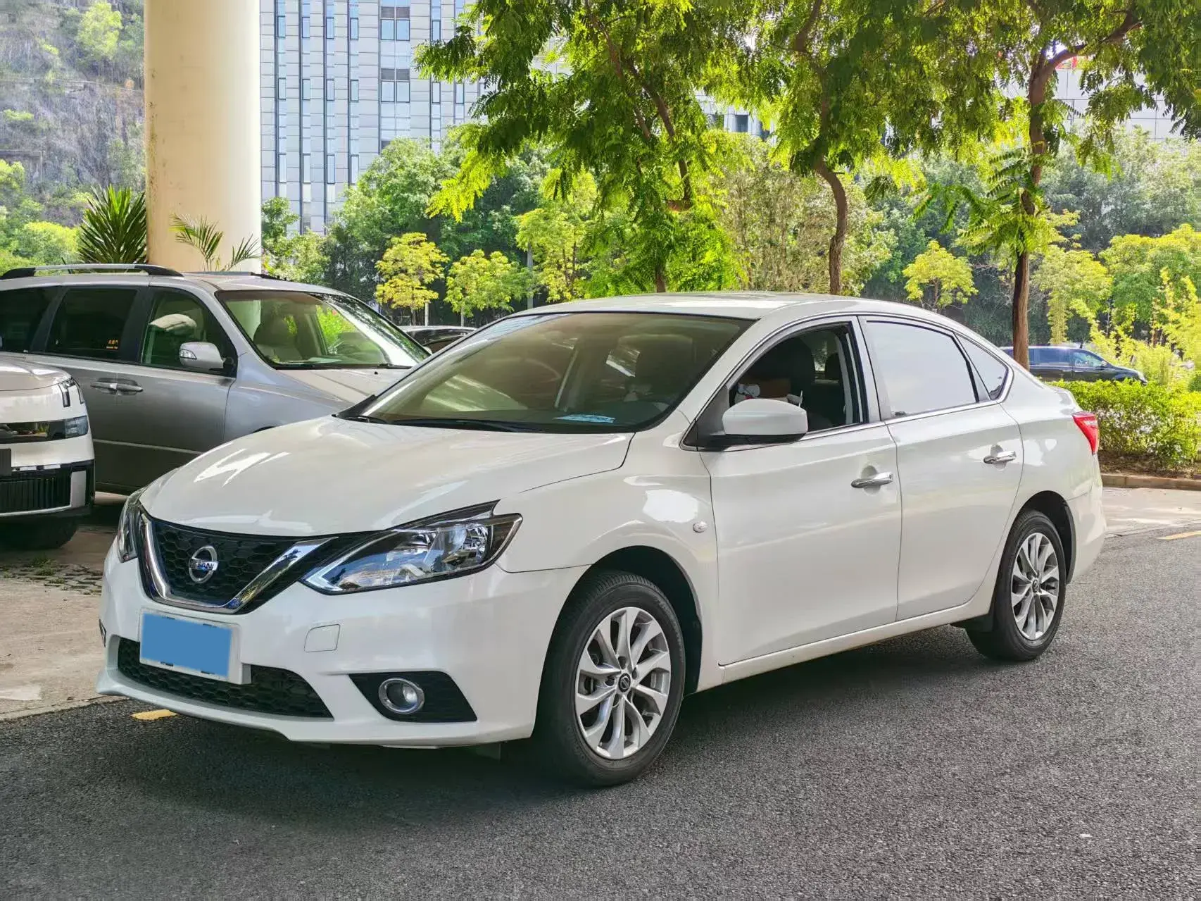 2021 NISSAN SYLPHY view 1