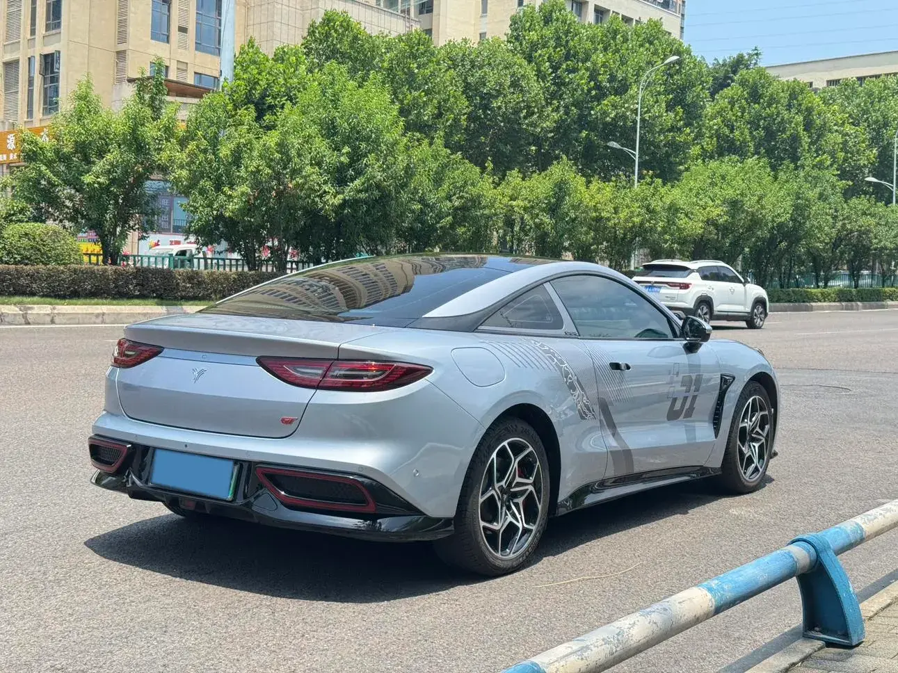 2023 NETA GT thumbnail 3