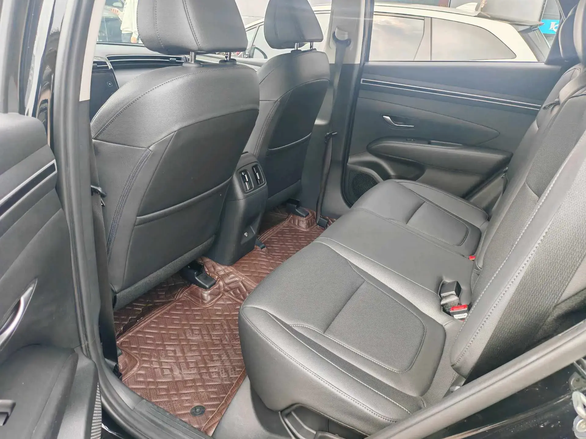 2023 HYUNDAI TUCSON thumbnail 4