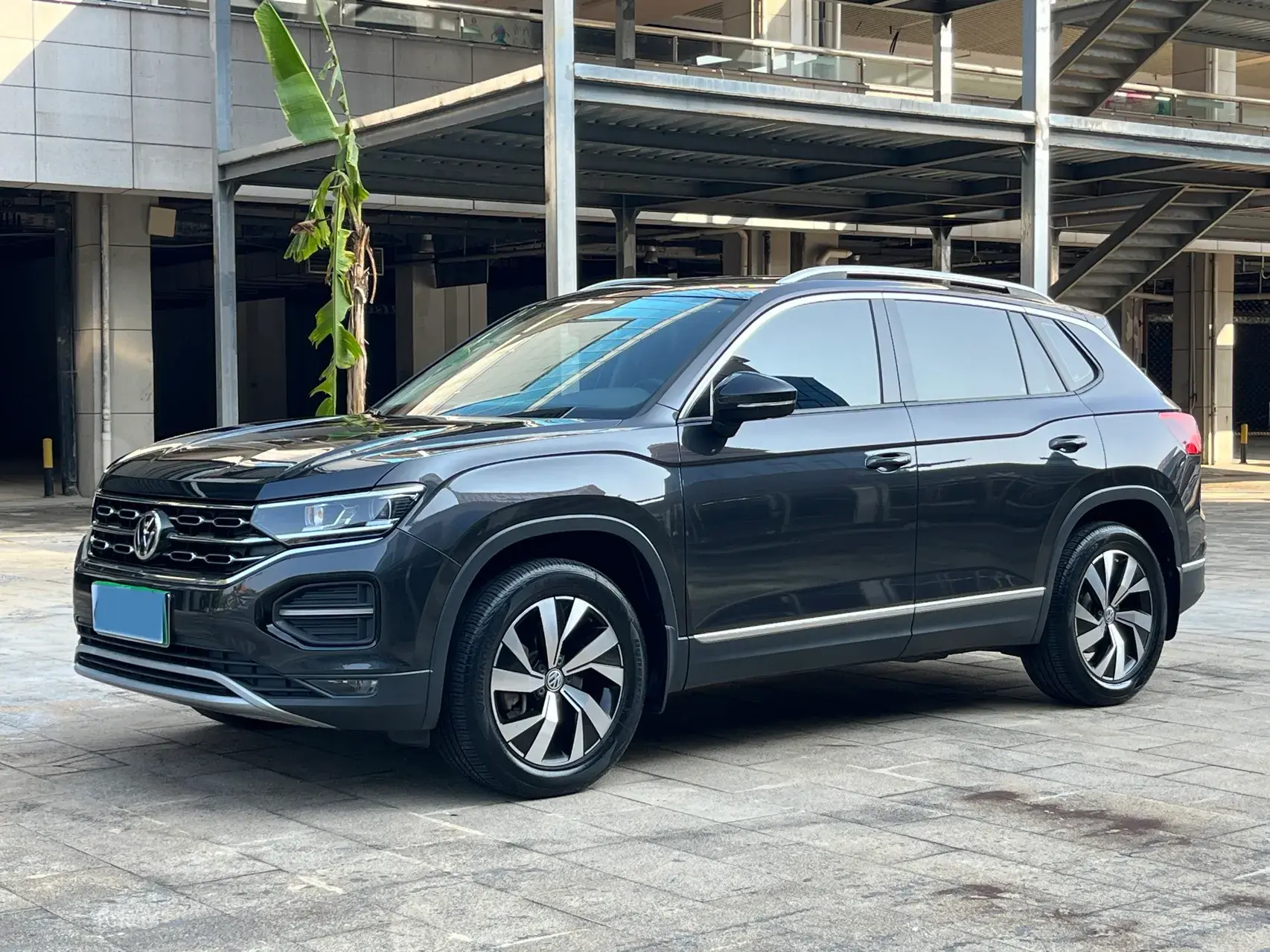 2019 VOLKSWAGEN TAYRON view 1