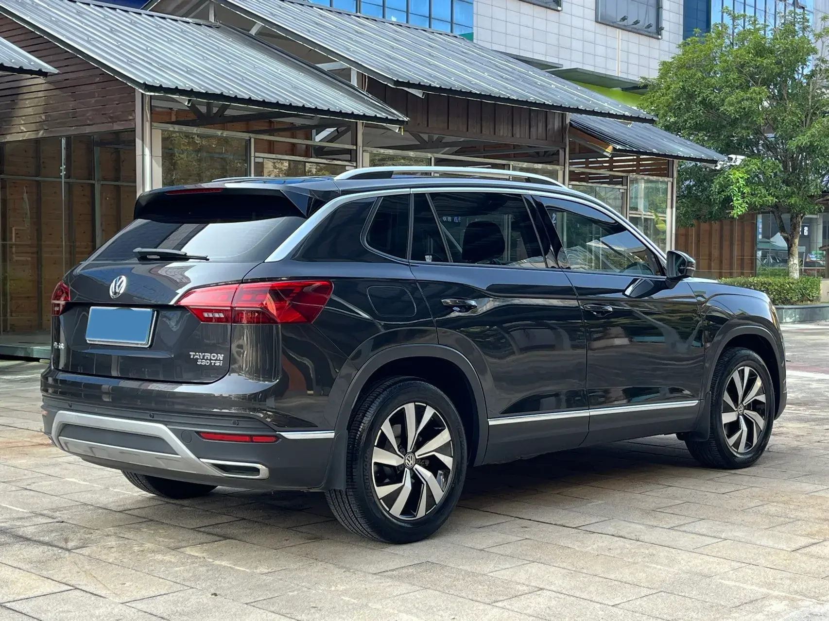 2019 VOLKSWAGEN TAYRON thumbnail 3