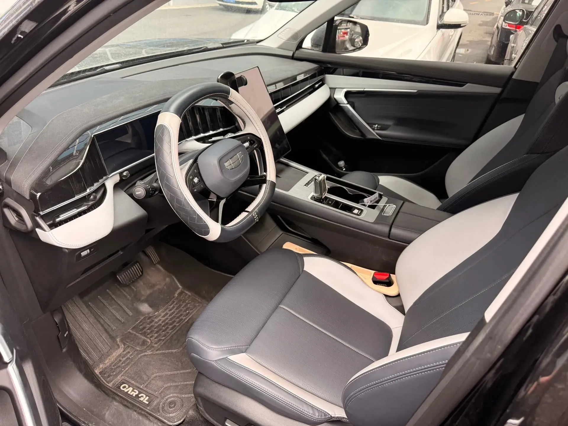 2024 GEELY STARRAY thumbnail 4