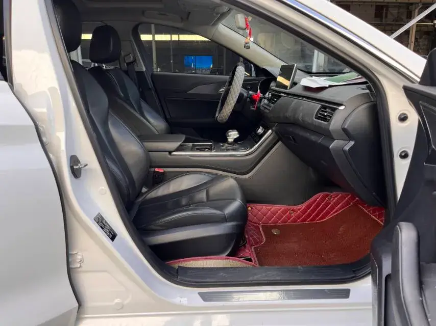 2020 HONGQI H5 thumbnail 4