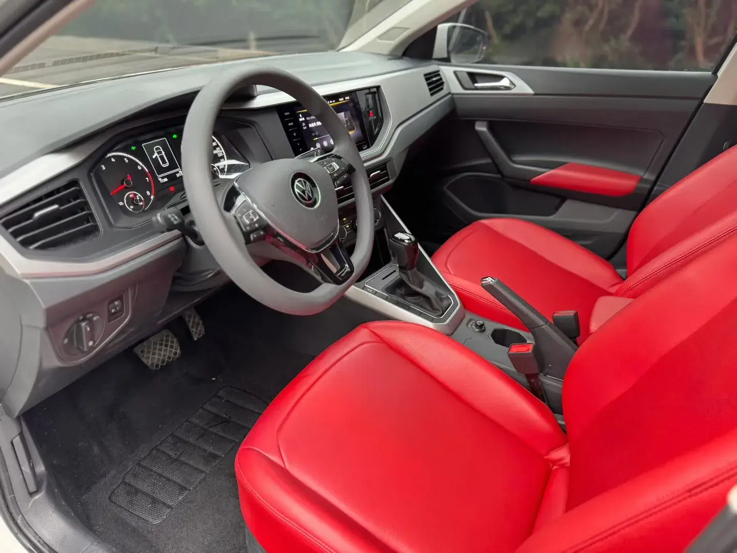 2021 VOLKSWAGEN POLO thumbnail 4