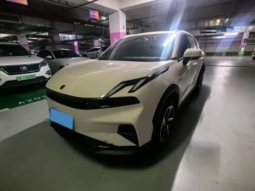 2025 LYNK&CO 06 view 1