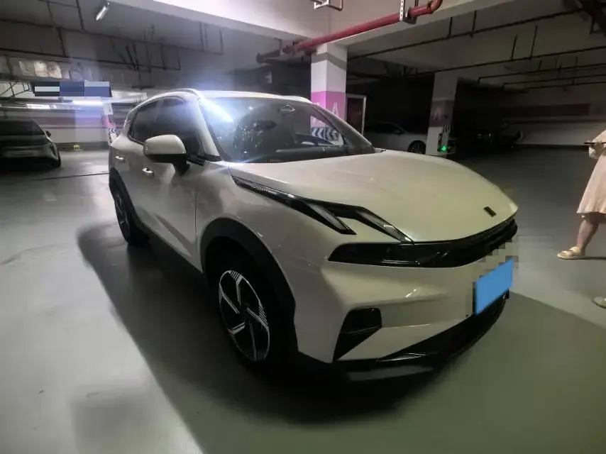 2025 LYNK&CO 06 thumbnail 2