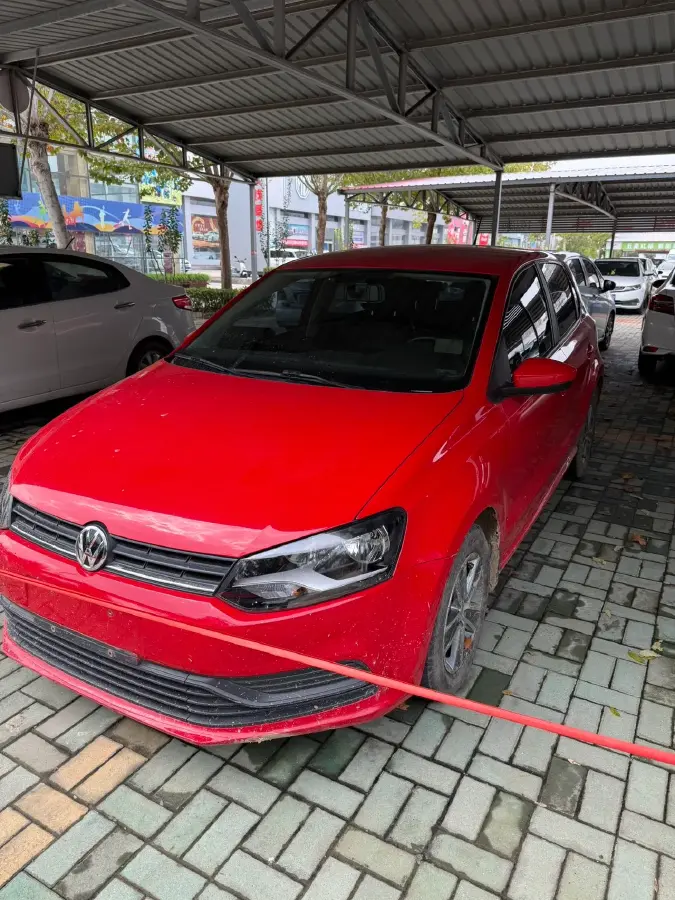 2016 Volkswagen Polo 1.4L 90HP L4 6AT