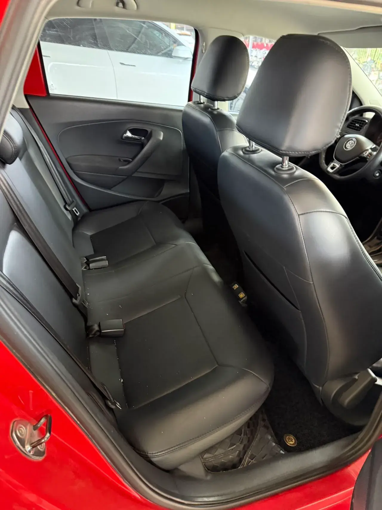 2016 VOLKSWAGEN POLO thumbnail 4