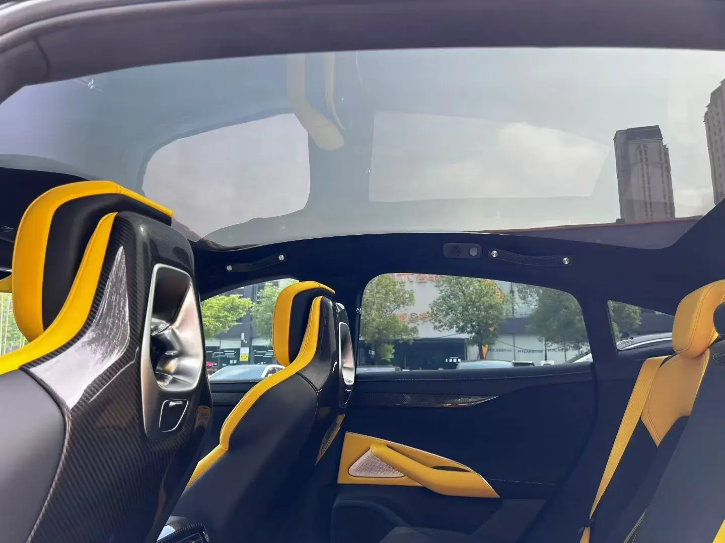 2025 MI SU7 thumbnail 3