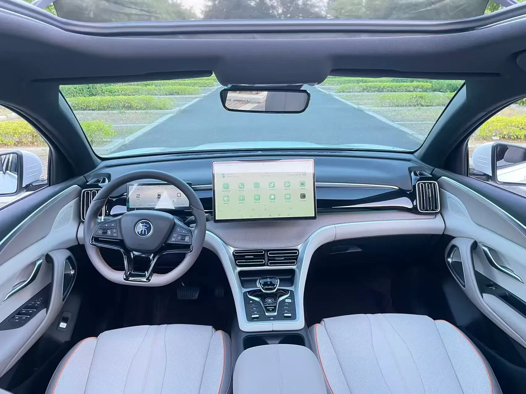 2024 BYD SONG thumbnail 3