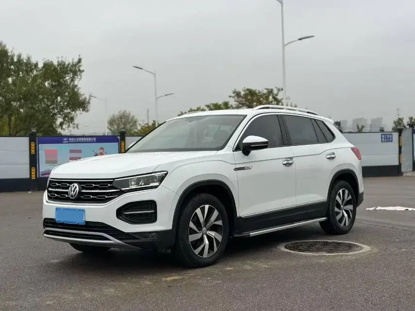 2019 VOLKSWAGEN TAYRON view 1