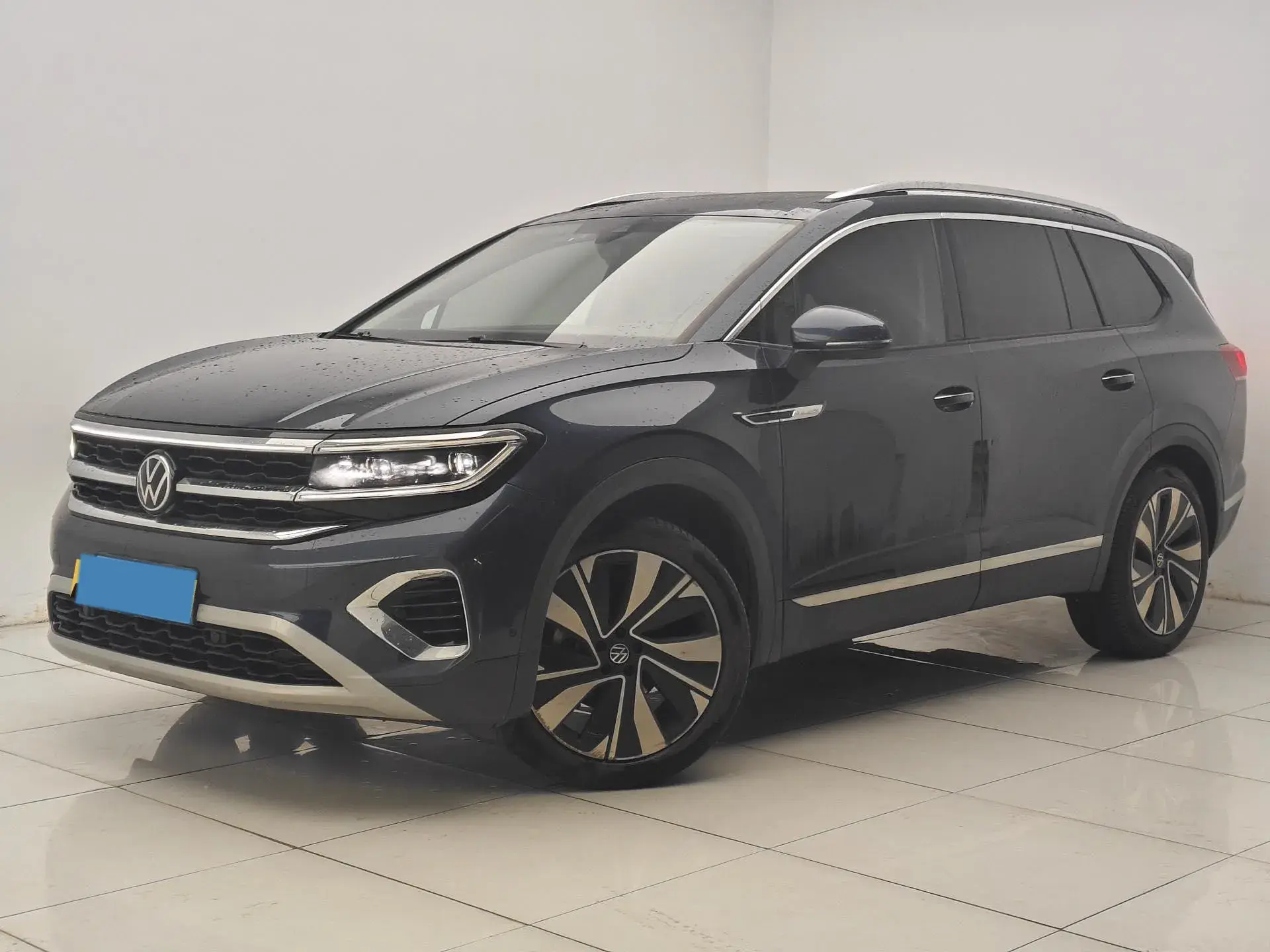 2021 VOLKSWAGEN TALAGON view 1