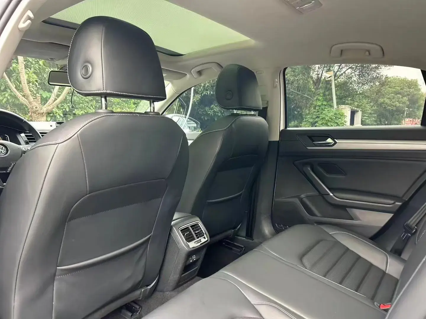 2021 VOLKSWAGEN LAMANDO thumbnail 3