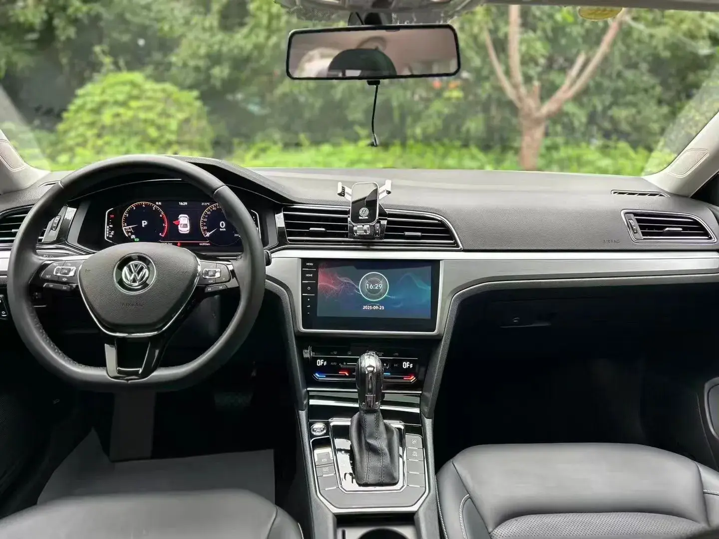 2021 VOLKSWAGEN LAMANDO thumbnail 4